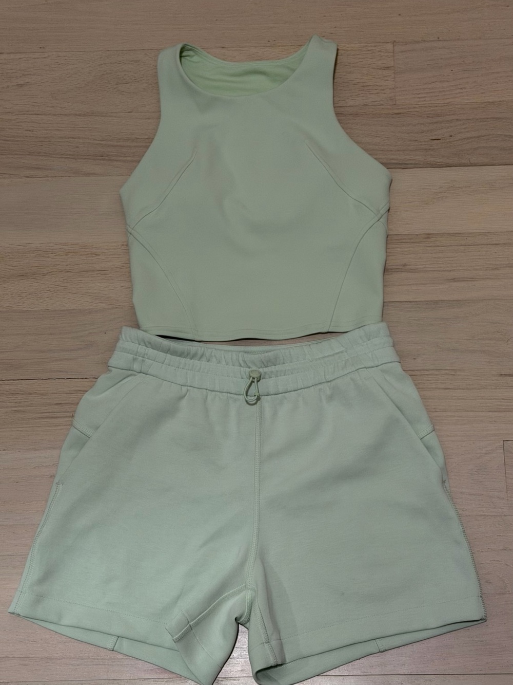 Lululemon Wunder Train Racerback Tank Softstreme HR Short 4" (Kohlrabi Green)